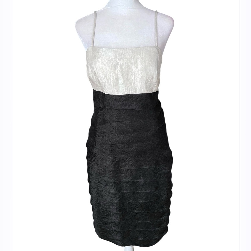 Willow Glenn New York White and Black Two-Tone Spaghetti Strap Cocktail Dress
